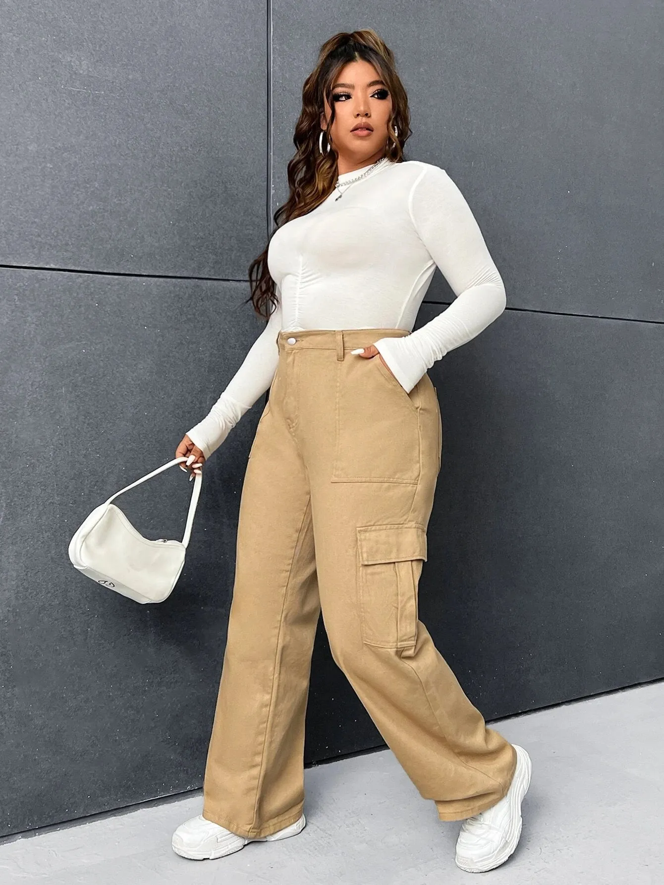 Versatile Cargo Jeans With Flap Pocket